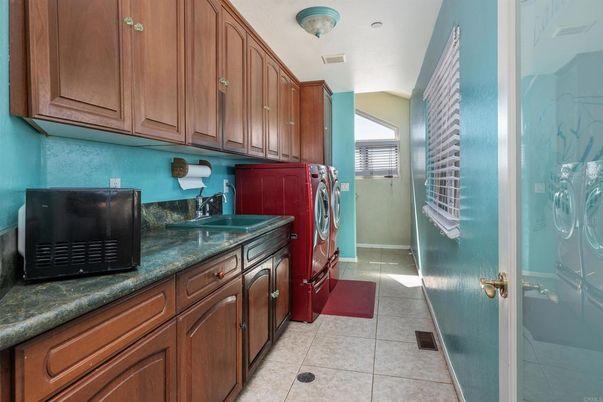 Interior, Washer