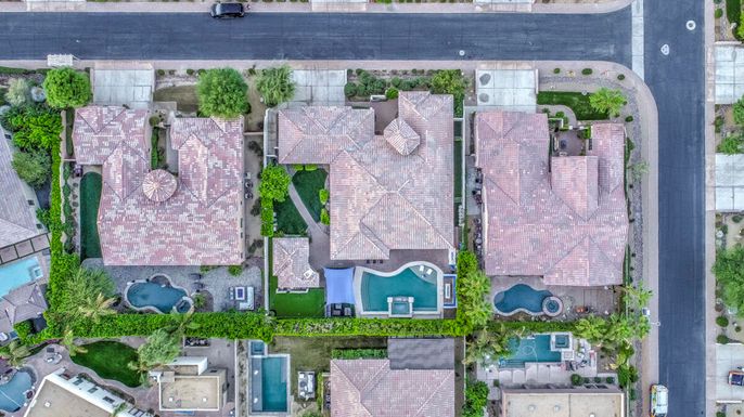 Exterior, Drone