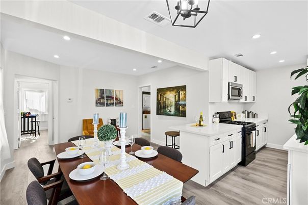 Dining room, Interior, Kitchen, Pendant Lights, Recessed Lighting, Wood Texture Flooring