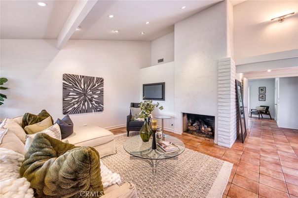 Fireplace, Interior, Living room, Recessed Lighting