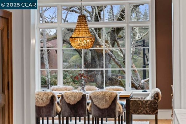 Chandelier, Dining room, Interior