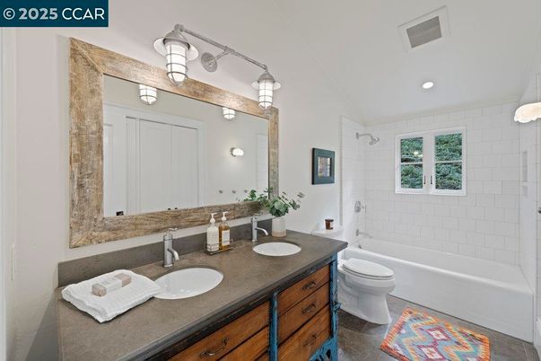 Bathroom, Dual Sink Vanities, Interior, Recessed Lighting