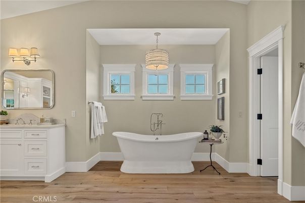 Bathroom, Free Standing Baths, Interior, Pendant Lights, Wood Texture Flooring