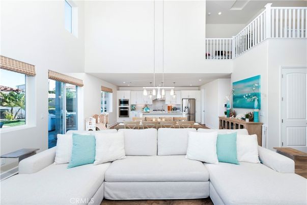 Interior, Kitchen, Living room, Pendant Lights, Recessed Lighting, Stainless Steel Appliances, Wood Texture Flooring