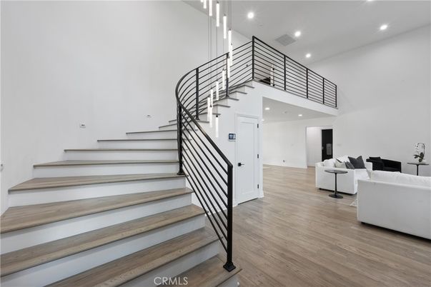 Interior, Pendant Lights, Recessed Lighting, Wood Texture Flooring