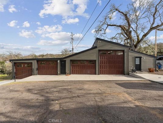 Detached Garage, Exterior