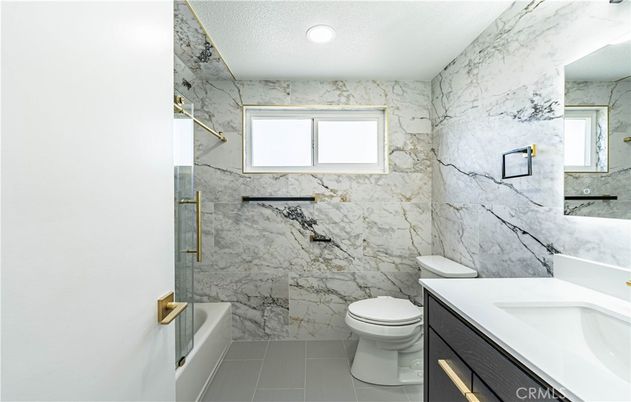 Bathroom, Interior, Marble Walls, Recessed Lighting