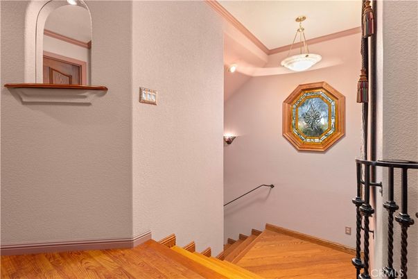 Interior, Pendant Lights, Wood Texture Flooring