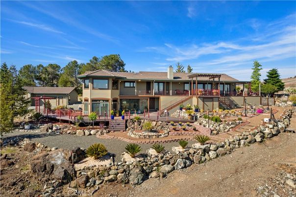 Backyard, Exterior, Facade, Log Home