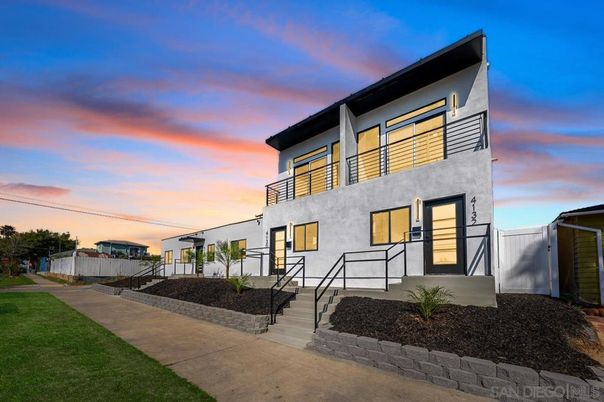 Backyard, Exterior, Facade, Modern