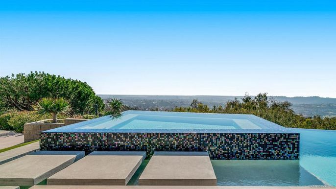 Exterior, Pool, Water