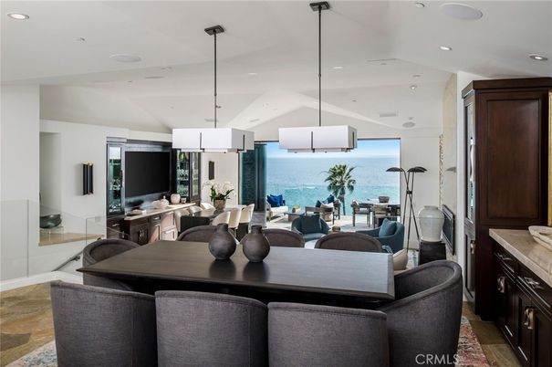 Dining room, Interior, Living room, Pendant Lights, Recessed Lighting, Water