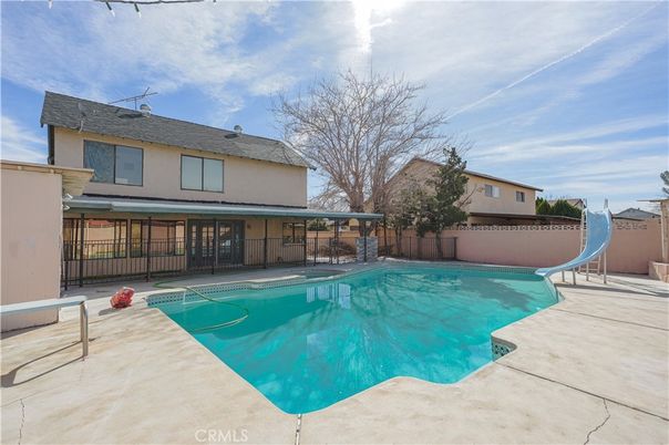 Exterior, Pool