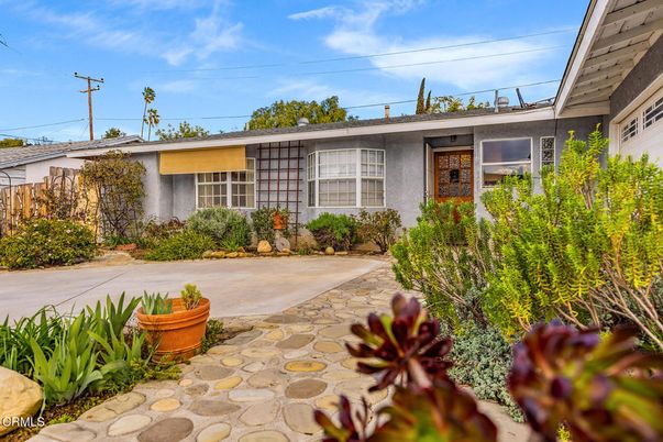 Backyard, Exterior, Facade, Ranch