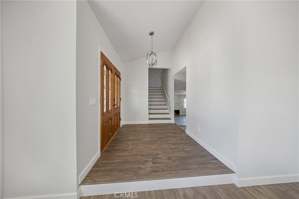 Interior, Pendant Lights, Wood Texture Flooring