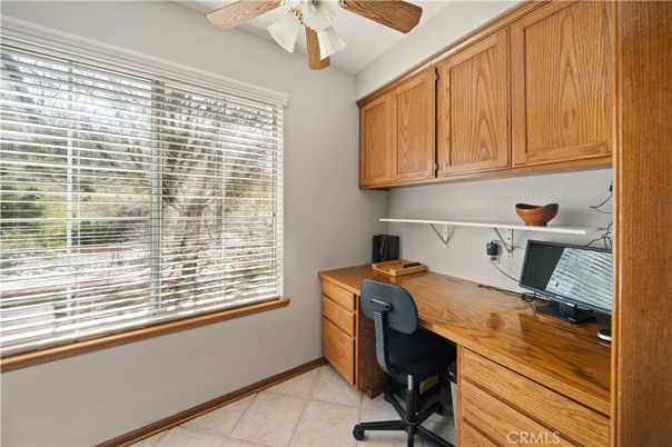 Home Office, Interior