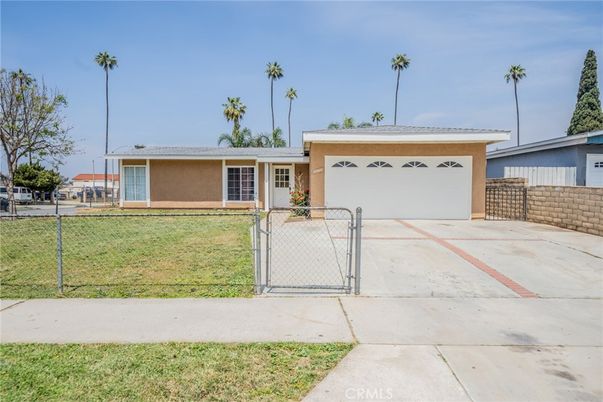 Attached, Backyard, Exterior, Facade, Ranch