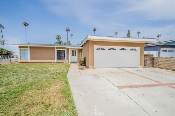 Attached, Backyard, Exterior, Facade, Ranch