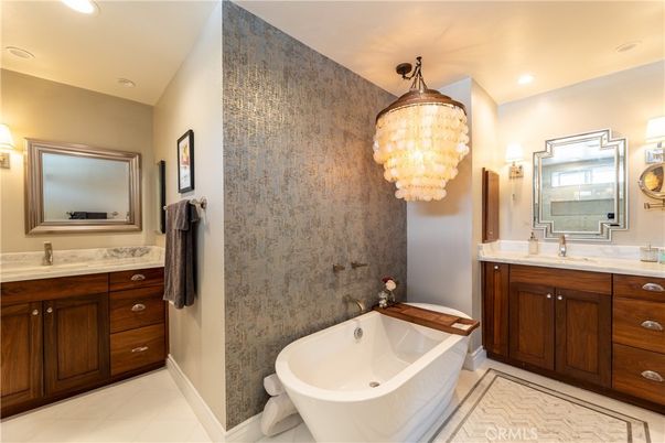 Bathroom, Chandelier, Dual Sink Vanities, Free Standing Baths, Interior, Recessed Lighting