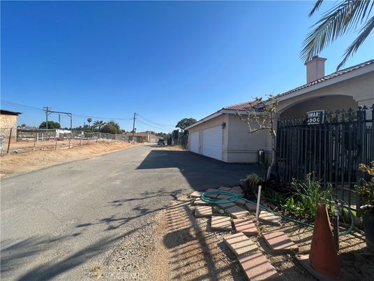 Detached Garage, Exterior