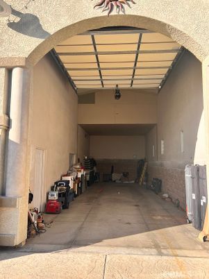 Garage, Interior