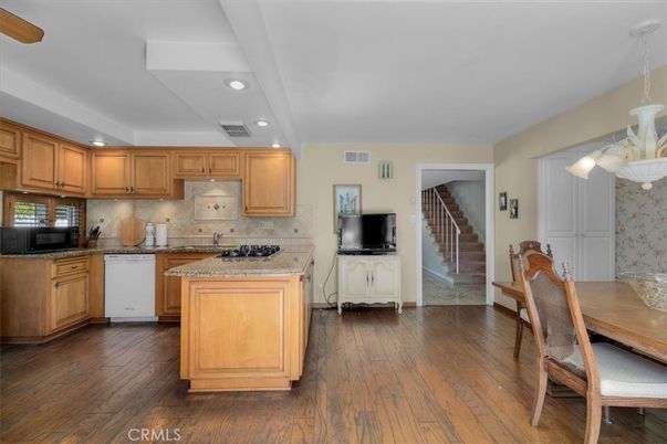 Dining room, Interior, Kitchen, Recessed Lighting, Wood Texture Flooring