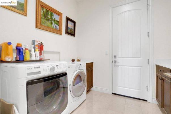 Interior, Washer