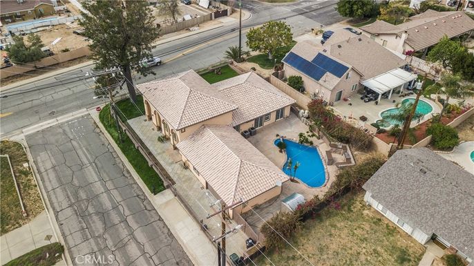 Exterior, Drone
