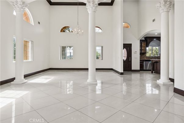 Chandelier, Interior
