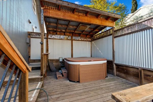Exterior, Hot Tub