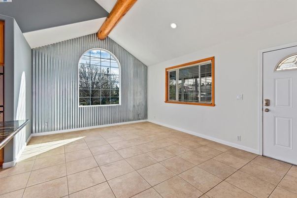 Empty room, Interior, Recessed Lighting, Wooden Beams
