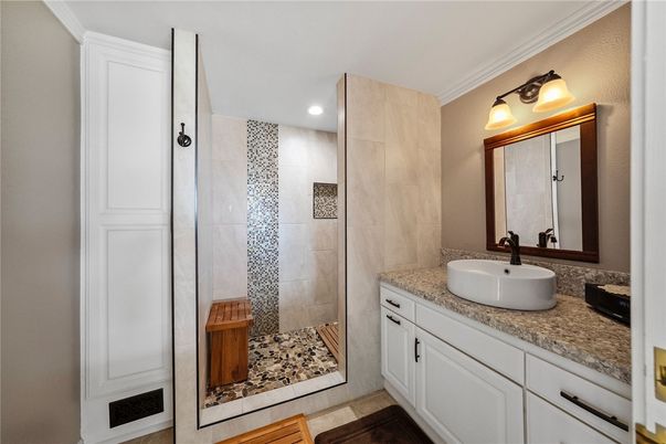 Bathroom, Interior, Recessed Lighting