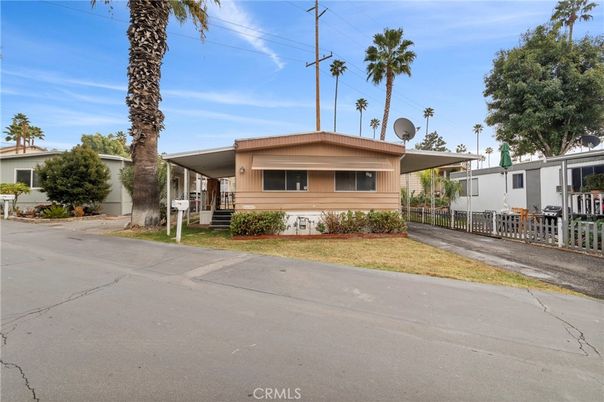 Backyard, Exterior, Facade, Ranch