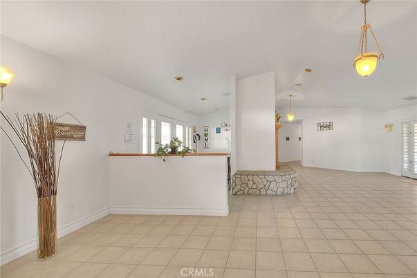 Empty room, Interior, Pendant Lights, Recessed Lighting