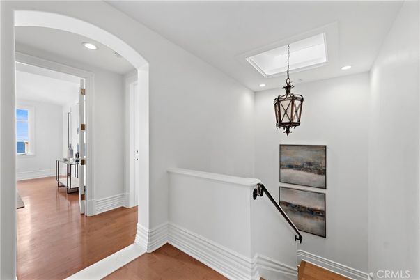 Interior, Pendant Lights, Recessed Lighting, Wood Texture Flooring