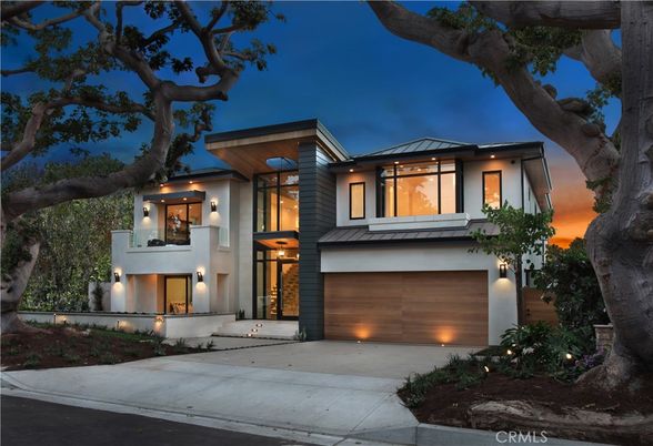 Attached, Exterior, Facade, Modern