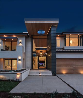 Exterior, Facade, Modern