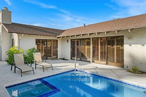 Exterior, Pool