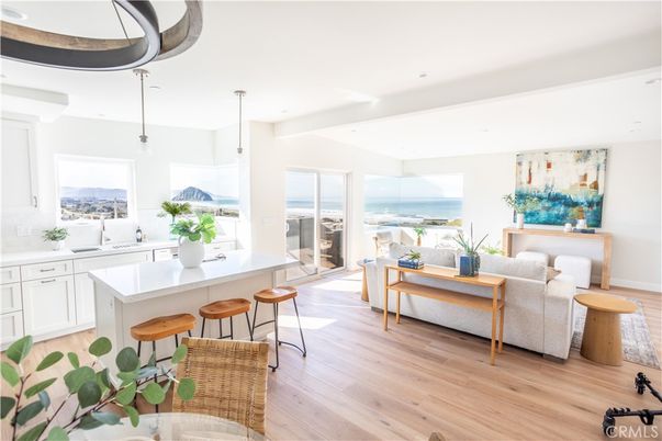 Interior, Kitchen, Living room, Pendant Lights, Recessed Lighting, Water, Wood Texture Flooring
