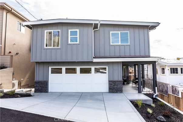 Attached, Exterior, Facade, Modern