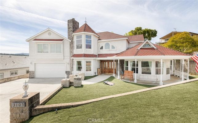 Attached, Backyard, Exterior, Facade, Queen Anne Victorian