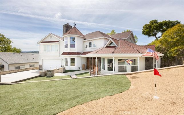 Backyard, Exterior, Facade, Queen Anne Victorian
