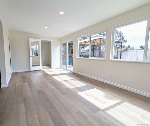 Empty room, Interior, Recessed Lighting, Wood Texture Flooring
