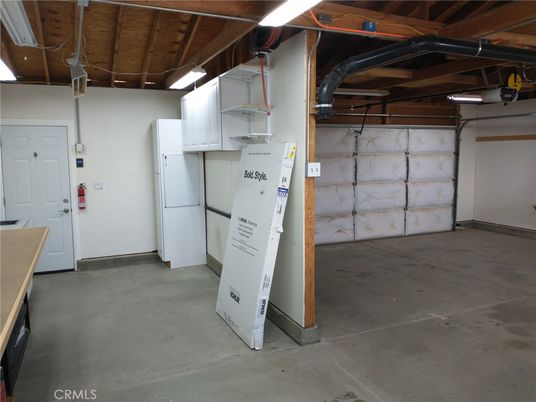 Garage, Interior, Washer, Wooden Beams