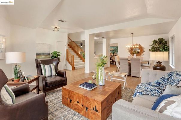 Chandelier, Dining room, Interior, Living room, Wood Texture Flooring