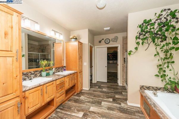 Bathroom, Dual Sink Vanities, Interior, Wood Texture Flooring