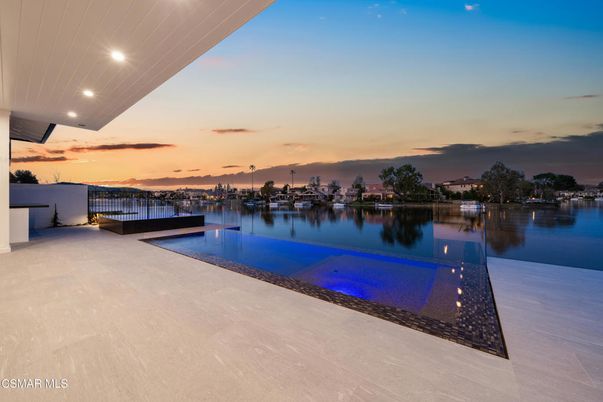 Exterior, Pool, Water