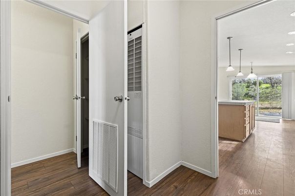 Interior, Pendant Lights, Recessed Lighting, Wood Texture Flooring
