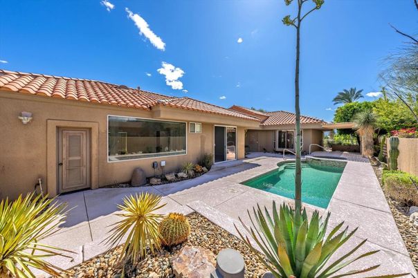 Exterior, Pool