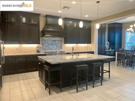 Chandelier, Dining room, Interior, Kitchen, Pendant Lights, Recessed Lighting, Wood Texture Flooring